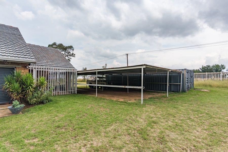 4 Bedroom Property for Sale in Vaaldam SH Free State